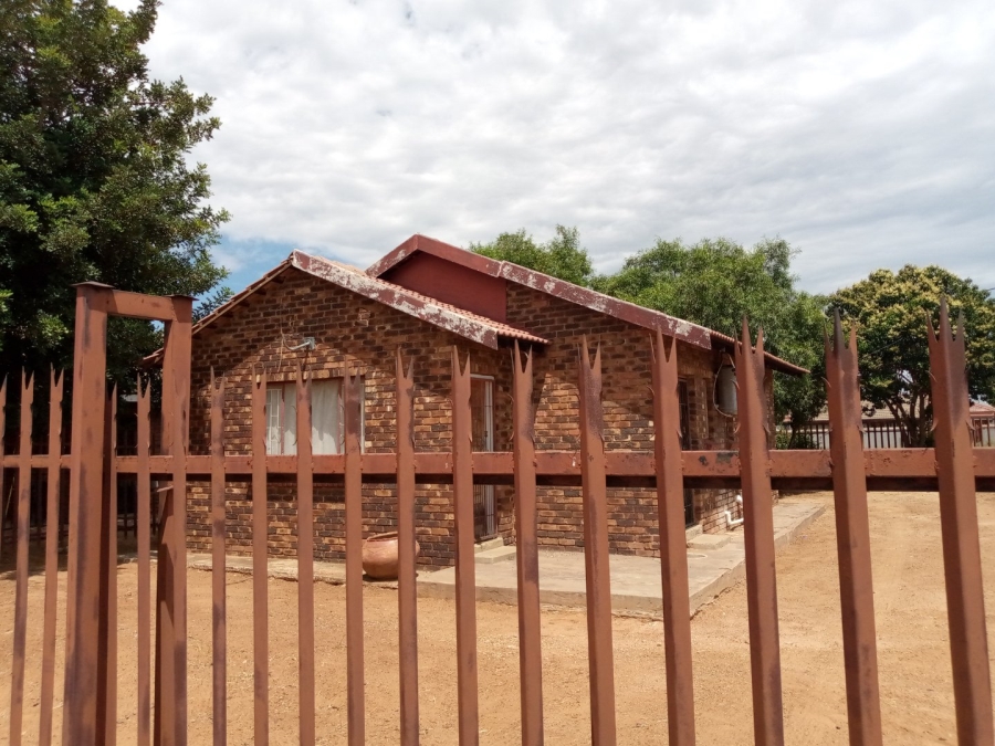  Bedroom Property for Sale in Mmabatho Unit 14 North West